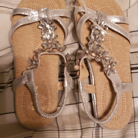 Women's sandals - Picture 2 of 3
